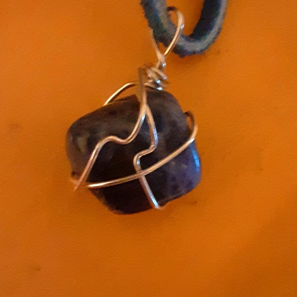 Adjustable necklace with Blue stone